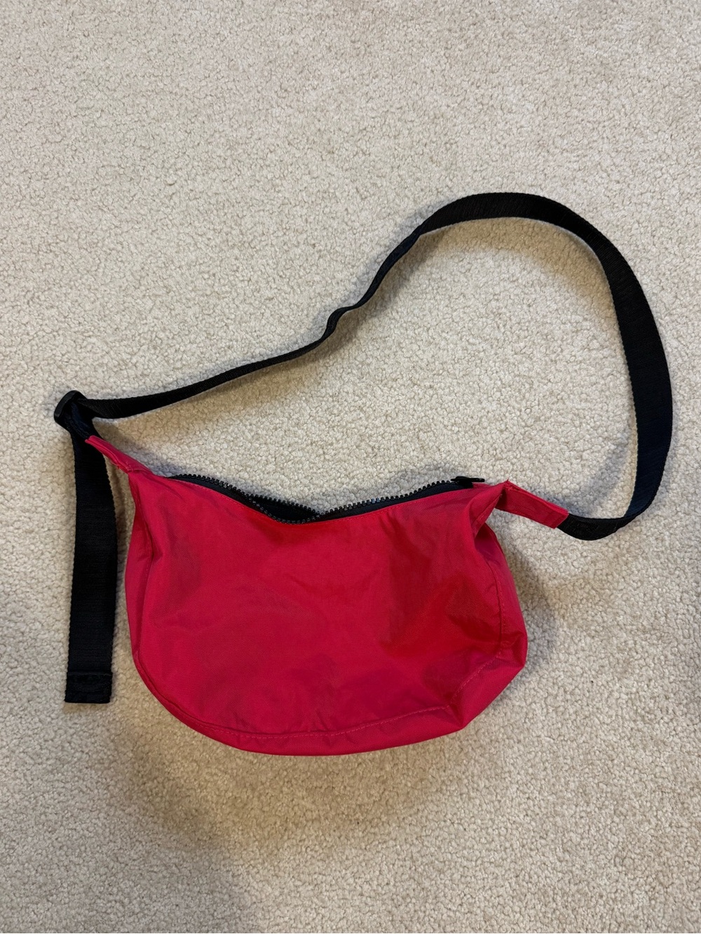Baggu small crescent - candy apple